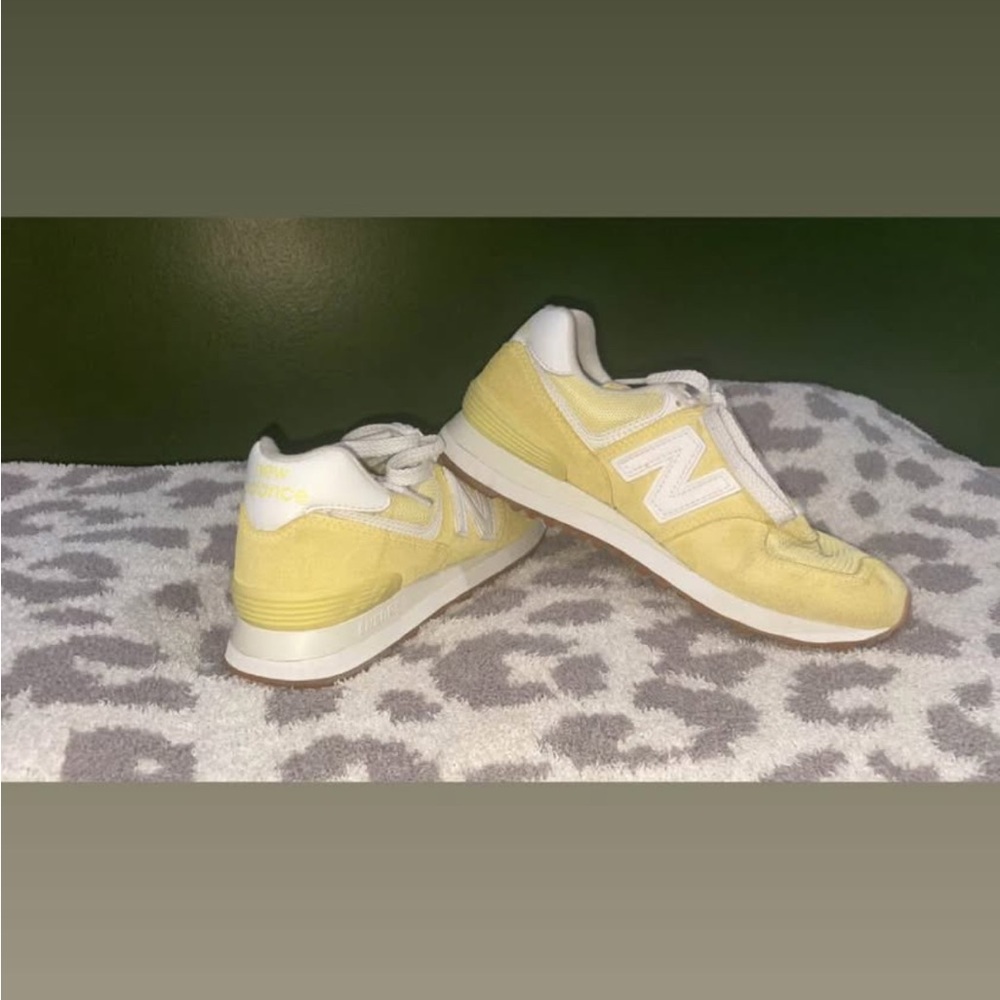 New Balance Women’s Sneakers in Yellow and White